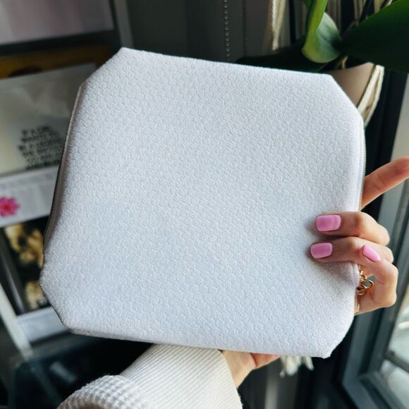 GUERLAIN Paris White Bee Emblem Textured Cosmetic Pouch Recycled Polyester NWT - Picture 4 of 7